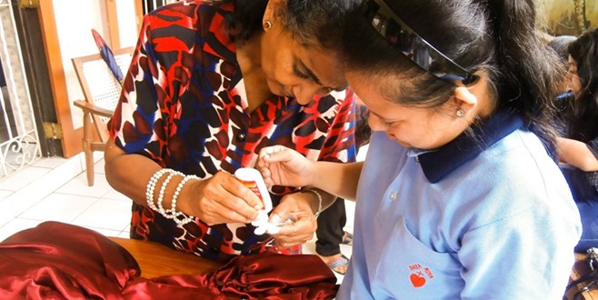 Training voor verstandelijk beperkte jongeren in Sri Lanka