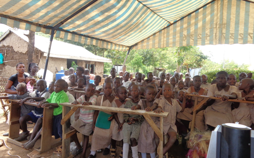Tuinbouwonderwijs voor weeskinderen in Kenia