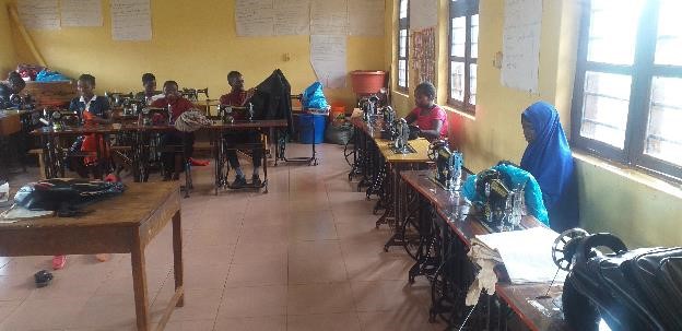 Vakopleidingen en starterstoolkits voor niet-schoolgaande meisjes in Kasulu – Tanzania